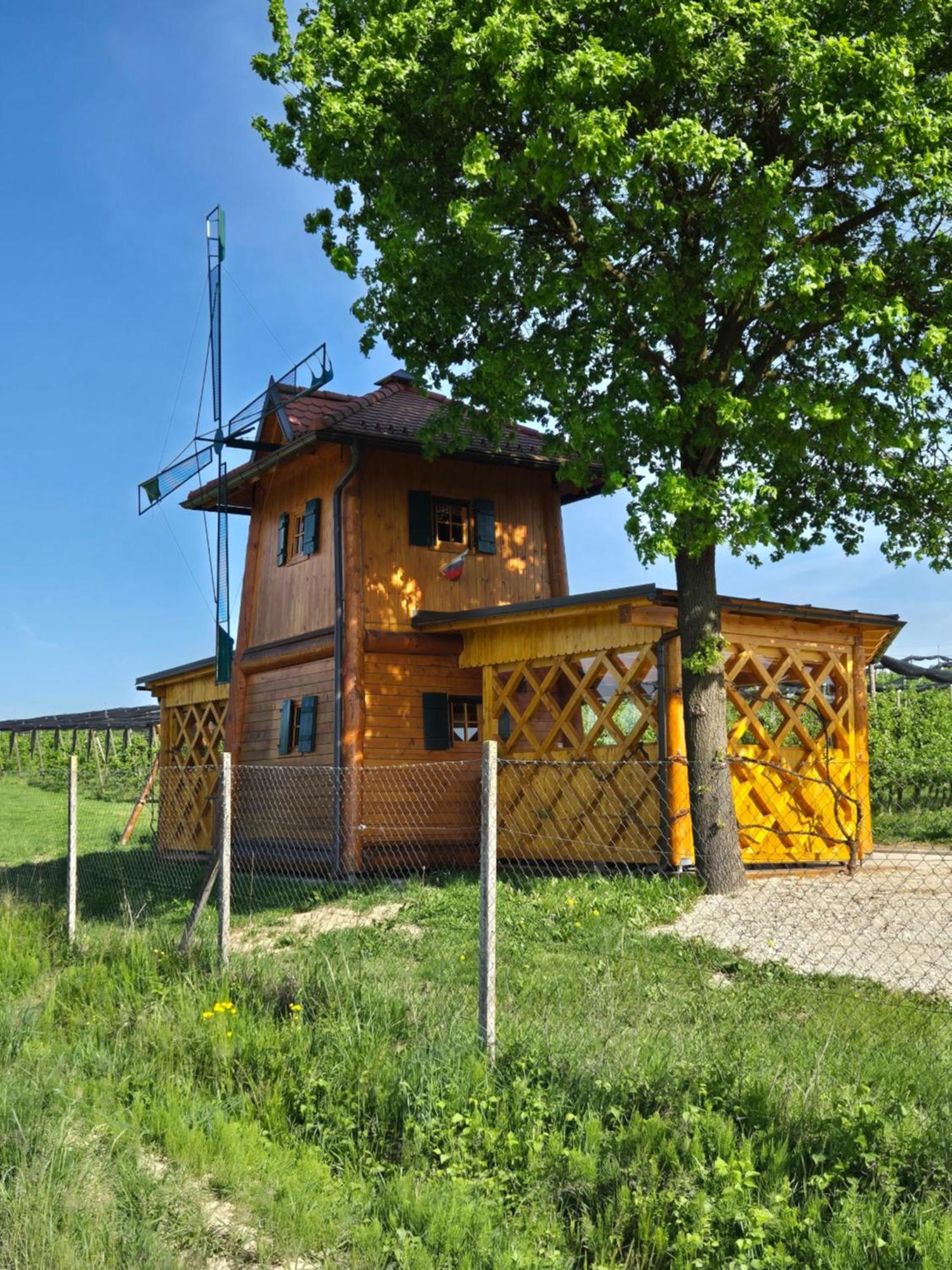 Unique Wooden Holiday House In Nature Lukovica pri Domzalah Luaran gambar